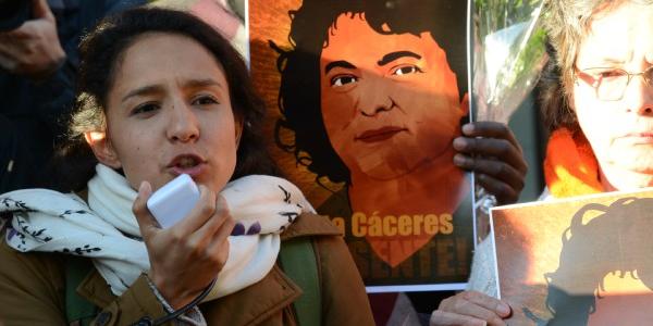 Berta Zúñiga Cáceres reclamando justicia por el asesinato de Berta Cáceres 2016 / Wikipedia