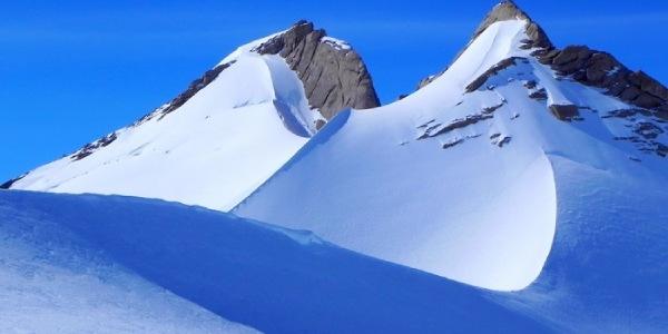 Montañas bajo el hielo de la Antártida Oriental