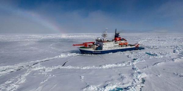 Barco del CSIC encargado de la investigación de la destrucción del Ozono