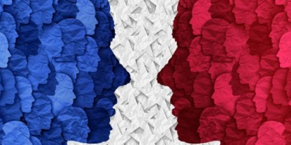 Infografía con recortes de caras formando la bandera de Francia