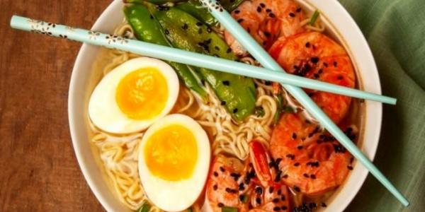 Ramen de langostinos fácil de preparar / Imagen de OKDiario