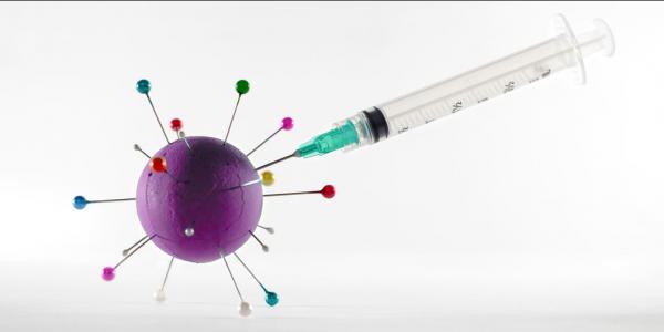 Unsplash/Ivan Diaz - Las vacunas COVID-19 son esenciales para acabar con la pandemia, pero no son la única herramienta.