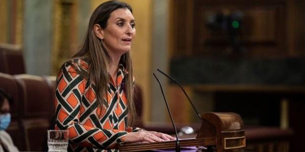 Sara Giménez defiende desde la Tribuna del Hemiciclo la ley de la ELA 