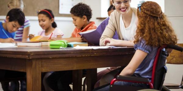 Se compromete a avanzar en la tasa de educación inclusiva.