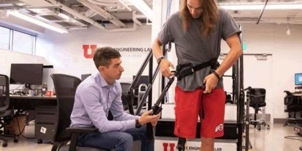 Lanzan un exoesqueleto que ayuda a caminar a personas amputadas por encima de la rodilla