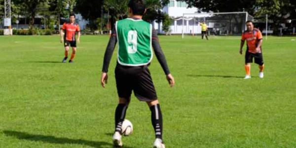 Los equipos de fútbol amateur españoles prefieren nacionales a extranjeros