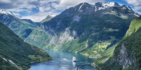 El paisaje de los fiordos noruegos 