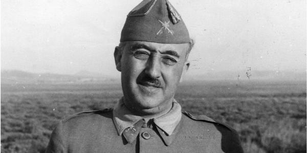 El levantamiento de Franco contra la República desencadenó la Guerra Civil Española.
