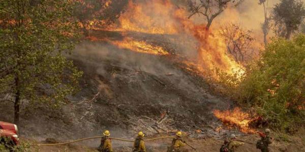 Los incendios condenan a California en plena ola de calor