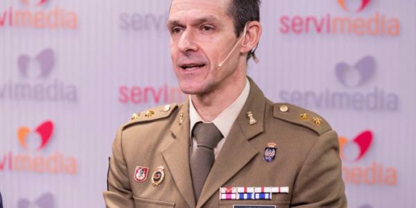 El teniente coronel Hidalgo durante el diálogo 