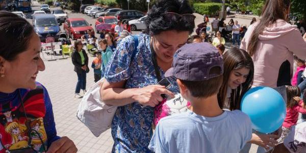 Madres celebrando su mes con la Fundación Madrina