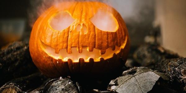 Calabaza con cara de esqueleto para celebrar Halloween / Pixabay