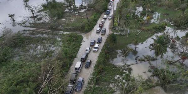 El huracán Melissa se ceba con El Caribe/ Maria Alejandra Cardona/Reuters Imágenes desde Jamaica, tras pasar el huracán Melissa