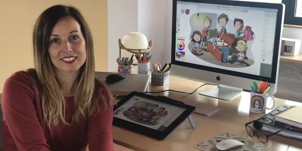 La ilustradora Eva Rami trabajando en su nuevo proyecto que saldrá muy pronto