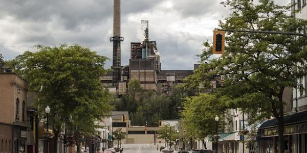 Industrias contaminantes cercanas a hogares