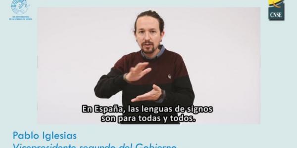 Pablo Iglesias, vicepresidente del Gobierno, hablando en lengua de signos / Servimedia