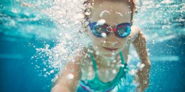 Denegan la participación de una niña transgénero en campeonatos de natación en Cataluña
