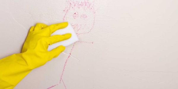 Tips para quitar las manchas de la pared y no la pintura