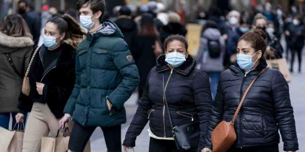 La mascarilla en exteriores deberían caer una vez se recupere la incidencia