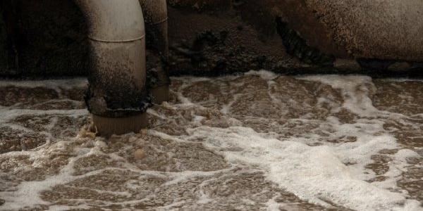 Un material elimina plomo de aguas residuales