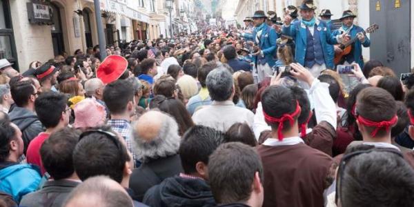 Todos los tablaos instalados por el Ayuntamiento contarán con una zona reservada para público con movilidad reducida.