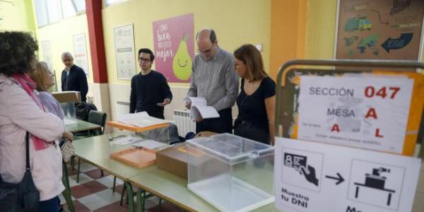 Imagen de una mesa electoral en las últimas elecciones de Madrid