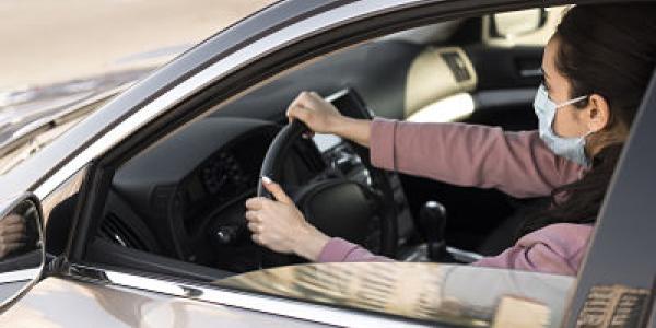 Las mujeres son más precavidas a la hora de conducir