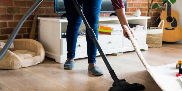 Las mujeres dedican 12.500 millones de horas diarias al trabajo no remunerado.