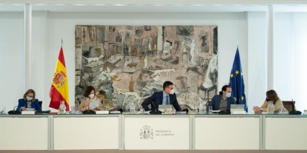Sánchez, con sus cuatro vicepresidentes | Foto: Pool Moncloa / Borja Puig de la Bellacasa