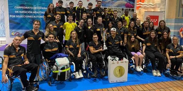 Triunfo de la FCEDF en natación adaptada