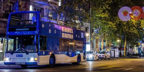 Autobús Naviluz por las calles de Madrid