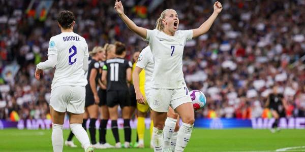 Las jugadoras de la selección de Inglaterra piden cambiar el color del pantalón por la menstruación