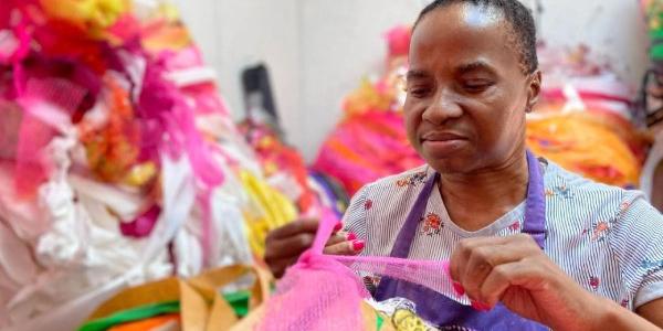 Nnena Kalu, primera artista con discapacidad en ganar el Premio Turner