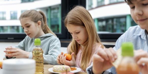 Nutrición para ayudar a tragar a niños con discapacidad