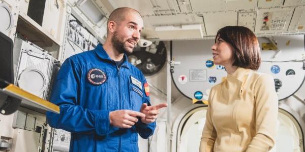 El astronauta español Pablo Álvarez Fernández con la ministra de Ciencia, Innovación y Universidades