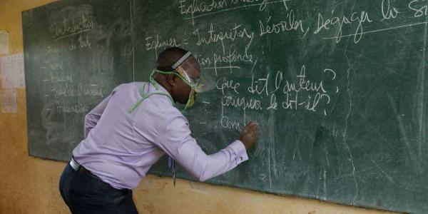 Muchos países africanos no pueden abrir sus escuelas "de forma segura"