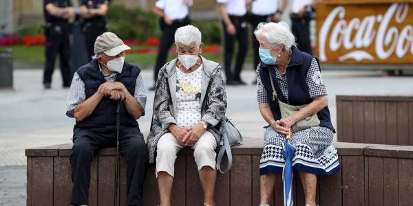 Casi el 60 % de los españoles exige medidas más exigentes para frenar la quinta ola de la pandemia del Covid-19