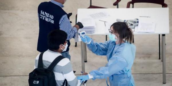 FUNCIONAMIENTO DEL AEROPUERTO DE MADRID-BARAJAS EL TERCER DÍA DE CONTROLES A PASAJEROS / Oscar J. Barroso / Europa Press