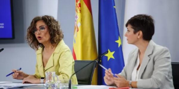 La ministra de Hacienda hablando sobre los Presupuestos Generales del Estado