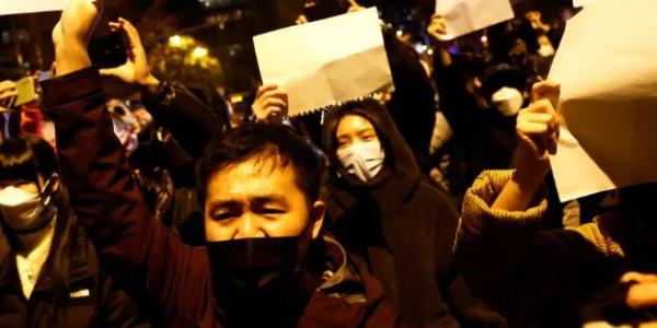 Manifestantes en China contra los confinamientos