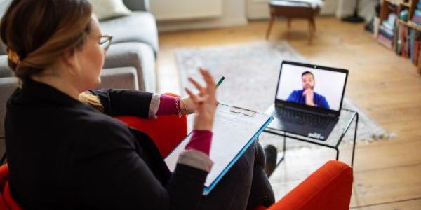 Un psicólogo online puede ayudarnos a estar bien