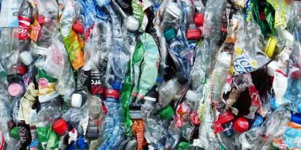 Muestra del reciclaje de plásticos