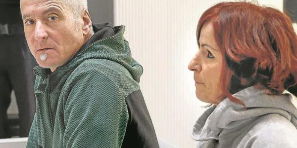 Xabier García Gaztelu, 'Txapote', junto a su pareja Irantzu Gallastegi, en un juicio en la Audiencia Nacional.
