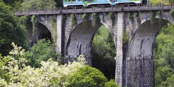 Los trenes turísticos de Renfe en Galicia ejemplo de turismo ferroviario sostenible/ Renfe Ruta de los Faros de los Trenes Turísticos de Galicia