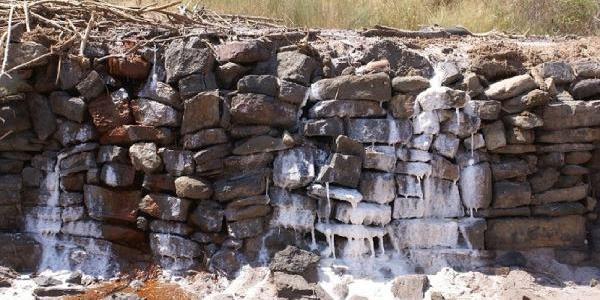 Precipitaciones de sal en el torrente de Soldevila, en Sallent (Barcelona)