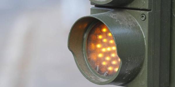 La DGT plantea eliminar la luz ámbar de los semáforos