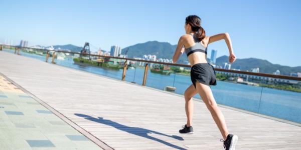 Mujer corriendo