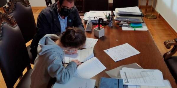 Ana, primera trabajadora con síndrome de Down del Ayuntamiento de Saldaña.