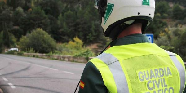 Guardia civil en control en carreteras