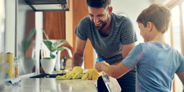 El teletrabajo hace que los hombres se impliquen con la casa